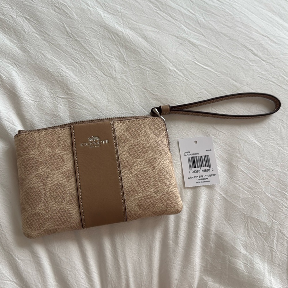 NWT coach wristlet